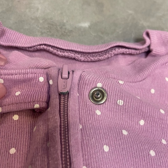 Carter’s size 9m footie pajamas set of 2 - Picture 8 of 11